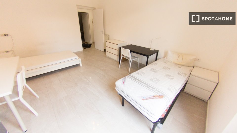 Double room Milan, 2 beds — photo 1