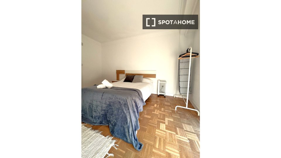 Double room Madrid, 8 beds, 160m² — photo 24