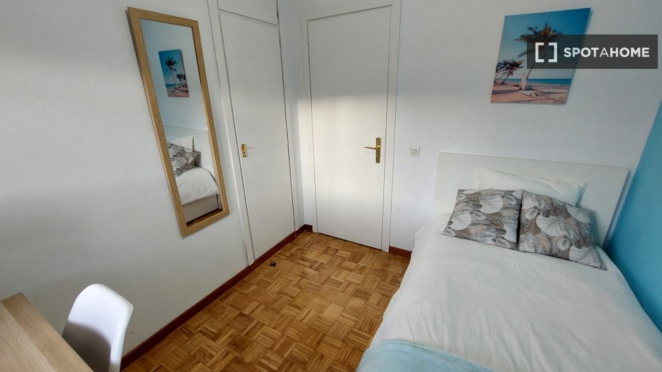Double room Madrid, 4 beds, 100m² — photo 7