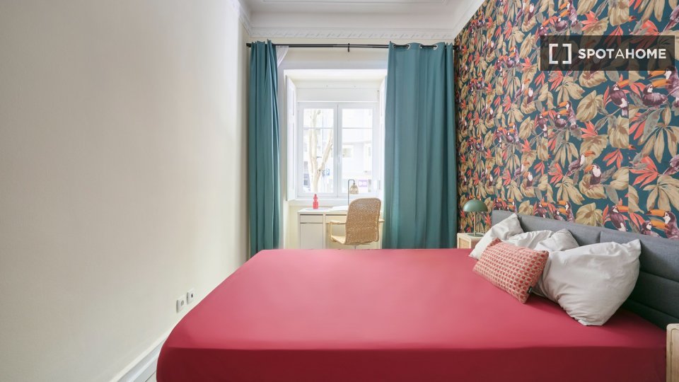 Double room Lisbon, 5 beds — photo 19