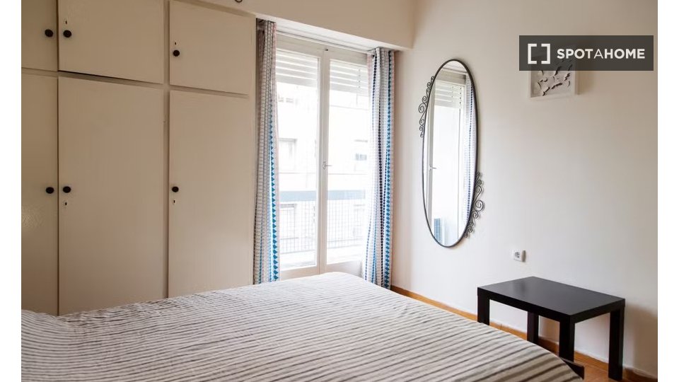 Double room Athens, 5 beds — photo 13