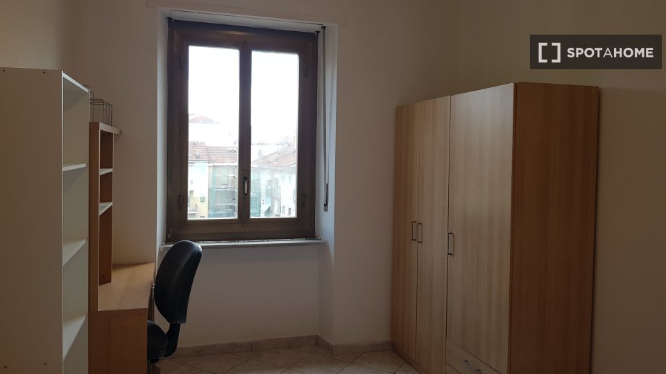 Double room Turin, 3 beds, 96m² — photo 1