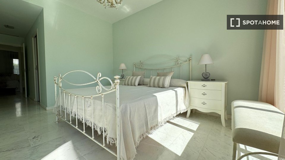 Apartment Alicante, 2 beds — photo 8