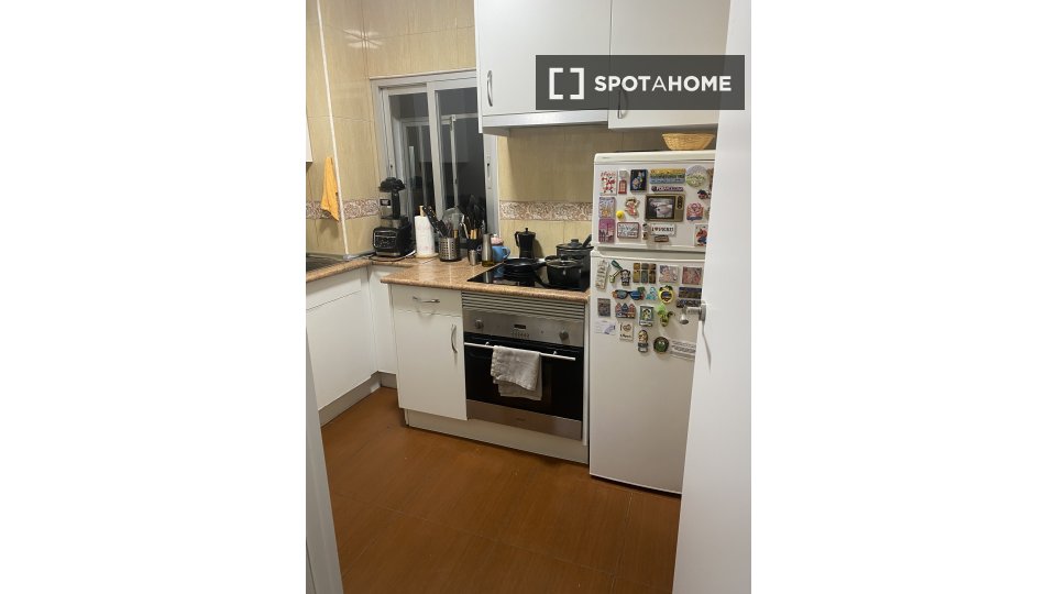 Double room Madrid, 3 beds, 90m² — photo 6