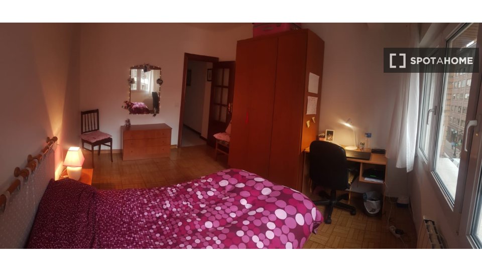 Habitación en piso compartido en alquiler en Oviedo, 3 camas