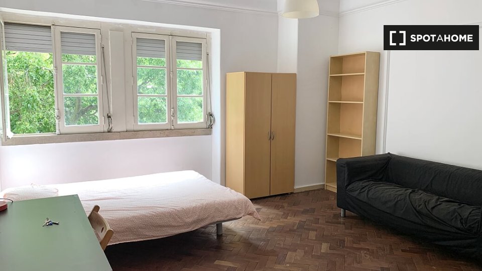Double room Lisbon, 7 beds — photo 20