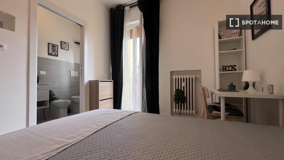 Double room Bologna, 3 beds — photo 9