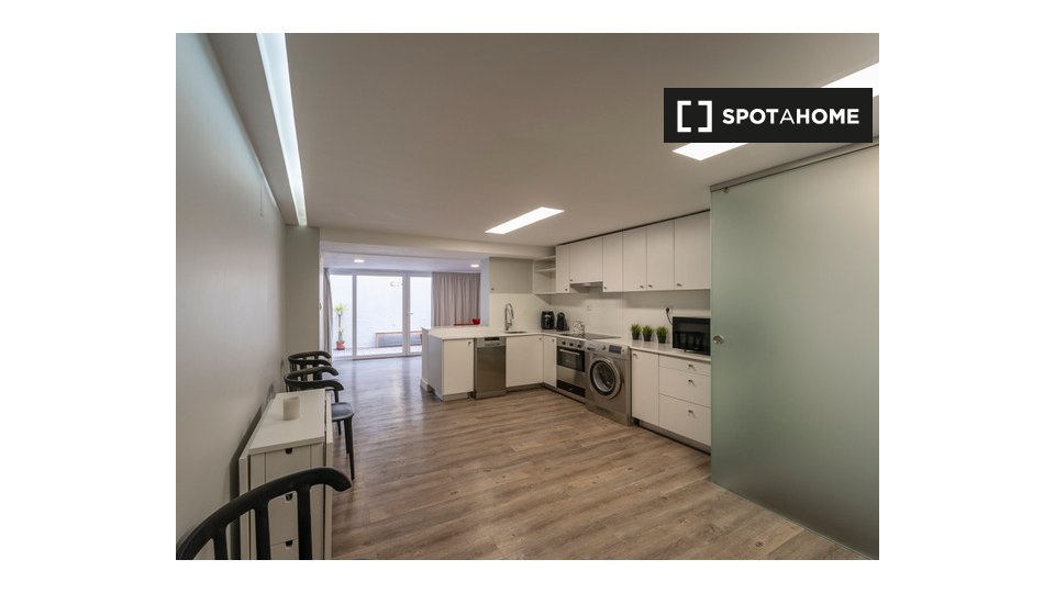 Apartment mono Lisbon, 110m² — photo 1