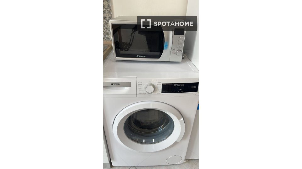 Appartamento con 2 camere da letto in affitto a Pendino, Napoli - in Naples