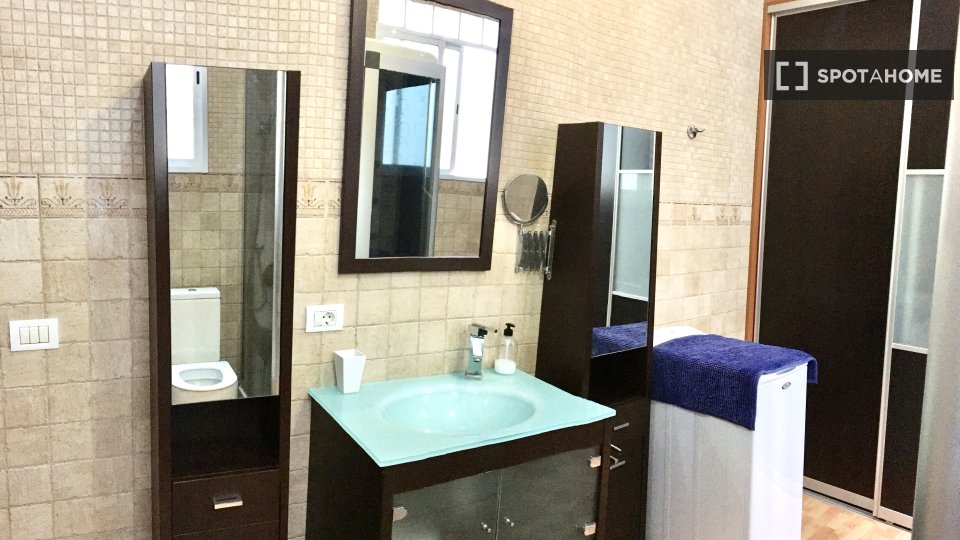 Apartment Santa_Cruz_De_Tenerife, 1 bed, 63m² — photo 11
