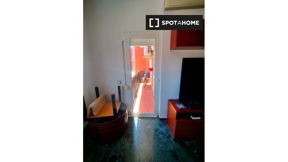 Double room Barcelona, 4 beds, 92m² — photo 4