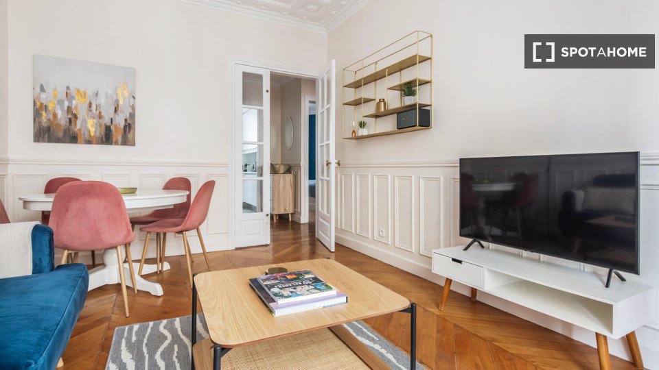 Apartment Paris, 2 beds, 57m² — photo 1