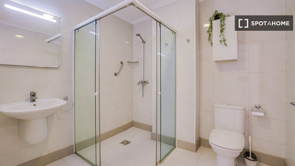 Double room Barcelona, 17 beds, 550m² — photo 10