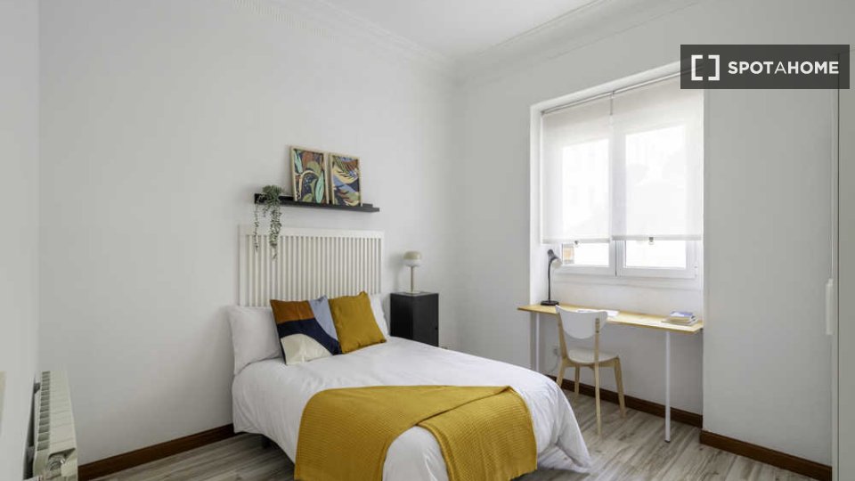 Double room Madrid, 4 beds — photo 22