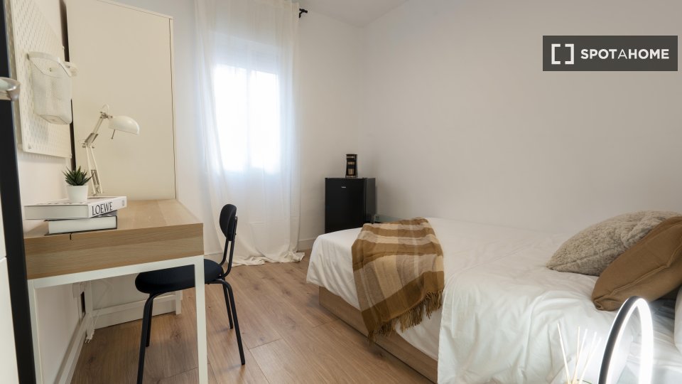 Double room Madrid, 4 beds — photo 18