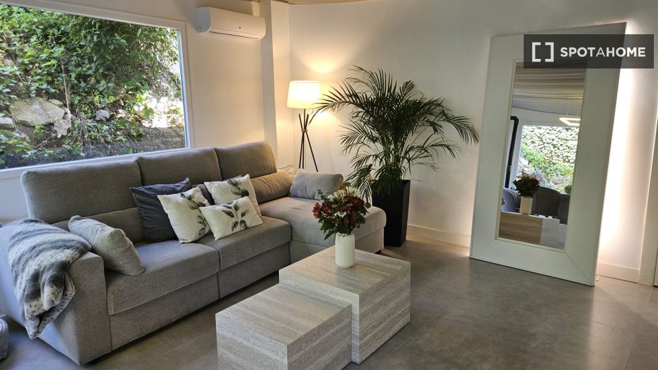 Apartment Madrid, 4 beds — photo 24