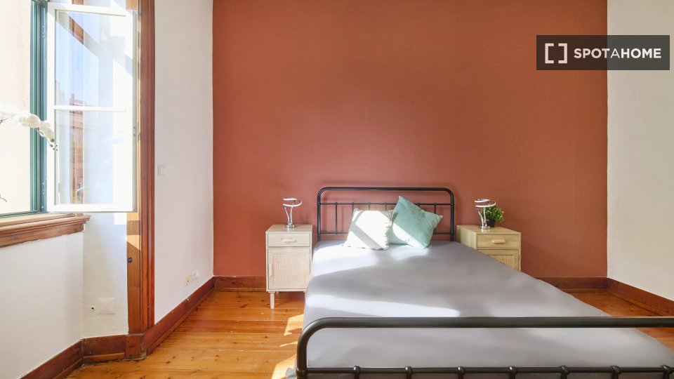 Double room Lisbon, 7 beds — photo 7