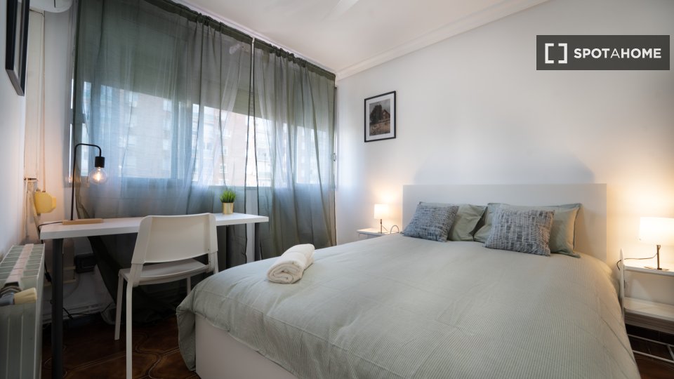 Double room Madrid, 4 beds — photo 19