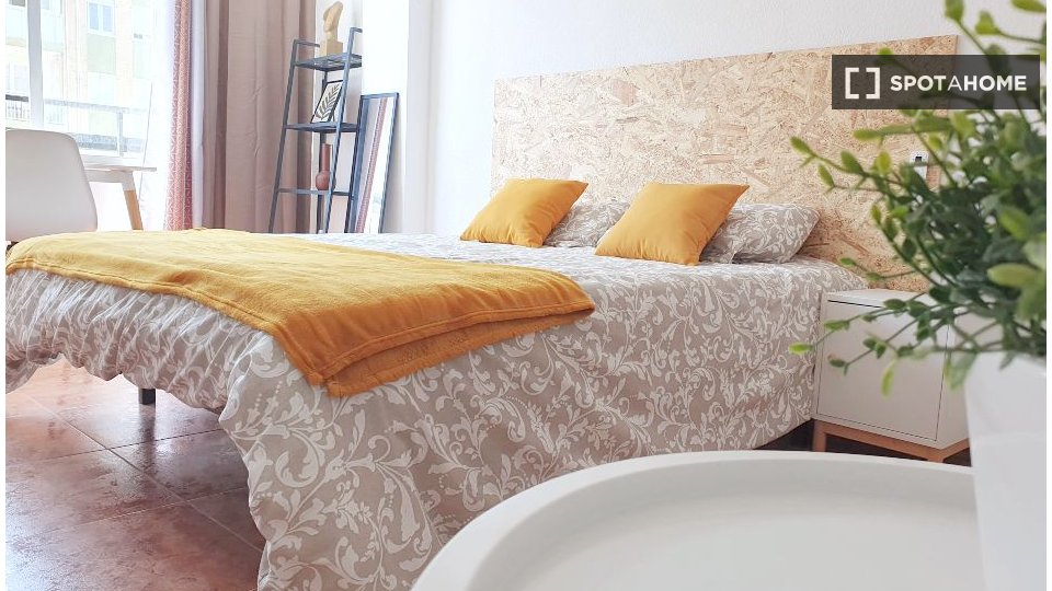 Double room Valencia, 5 beds — photo 8
