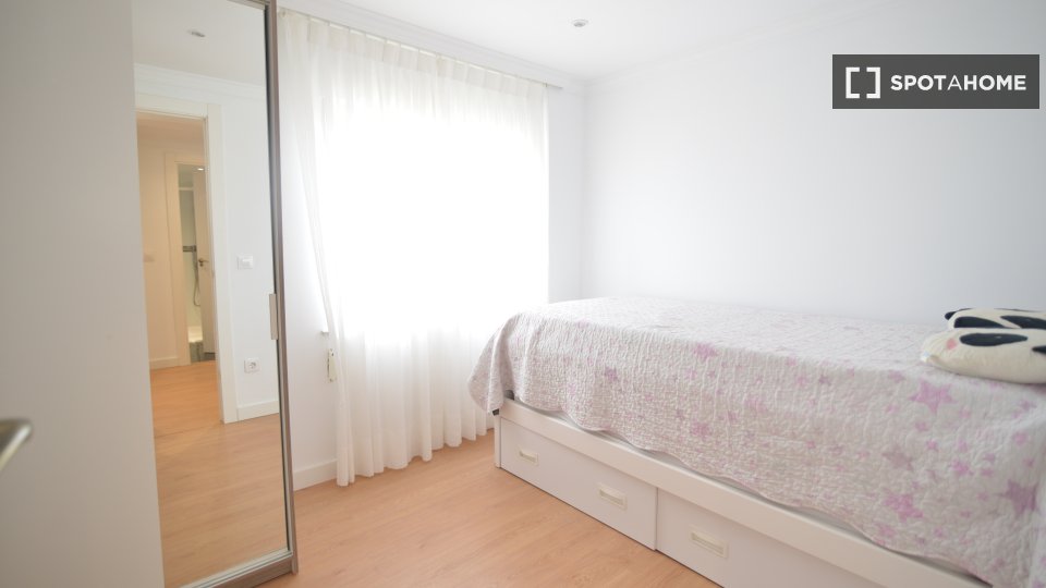 Double room Santander, 3 beds — photo 19