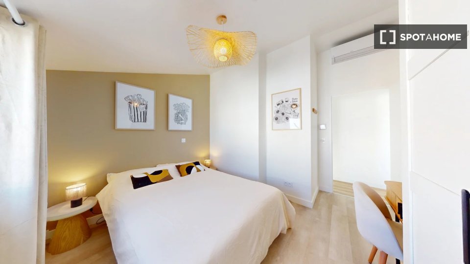 Double room Lyon, 17 beds — photo 32