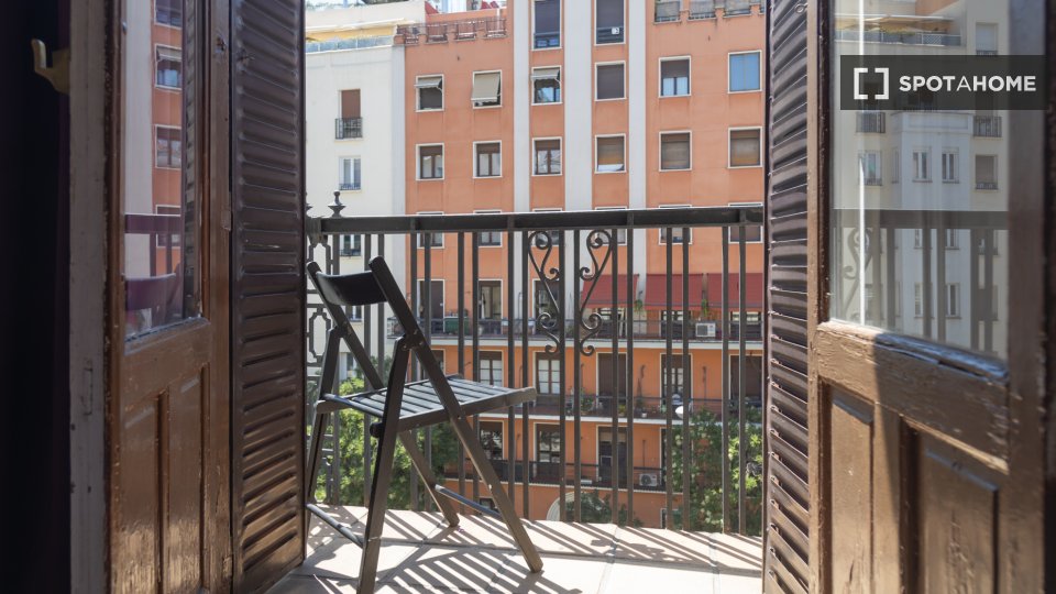 Double room Madrid, 7 beds, 100m² — photo 36