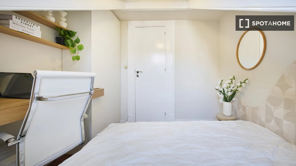 Double room Lisbon, 7 beds — photo 16