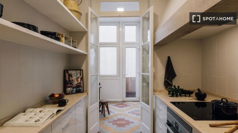 Apartment Lisbon, 2 beds — photo 8