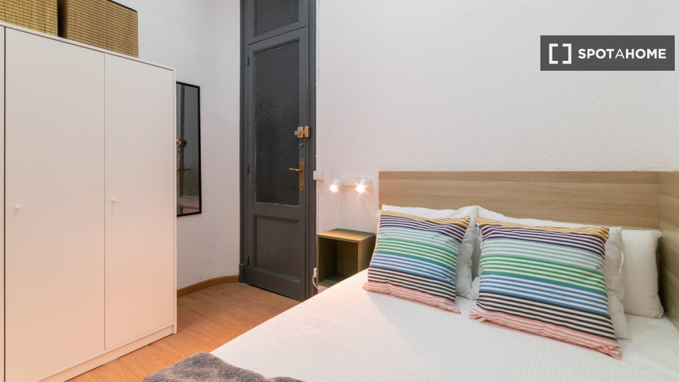Double room Barcelona, 9 beds, 285m² — photo 16
