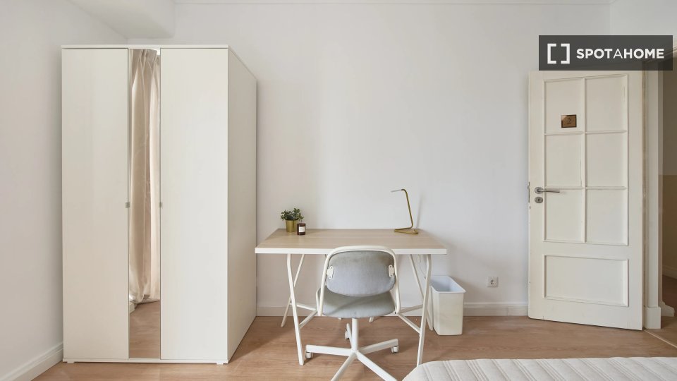 Double room Lisbon, 6 beds — photo 3
