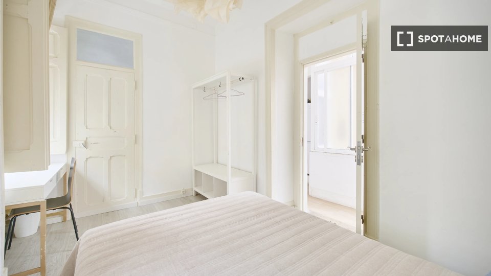 Double room Lisbon, 4 beds — photo 3