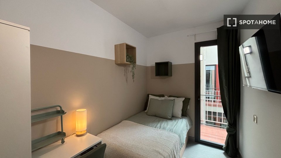 Double room Barcelona, 4 beds, 90m² — photo 19
