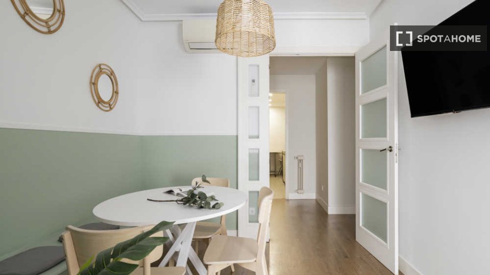 Double room Madrid, 5 beds — photo 30