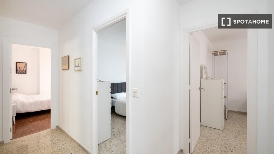 Double room Granada, 5 beds, 150m² — photo 9