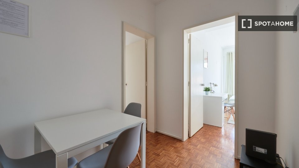 Double room Lisbon, 6 beds — photo 3