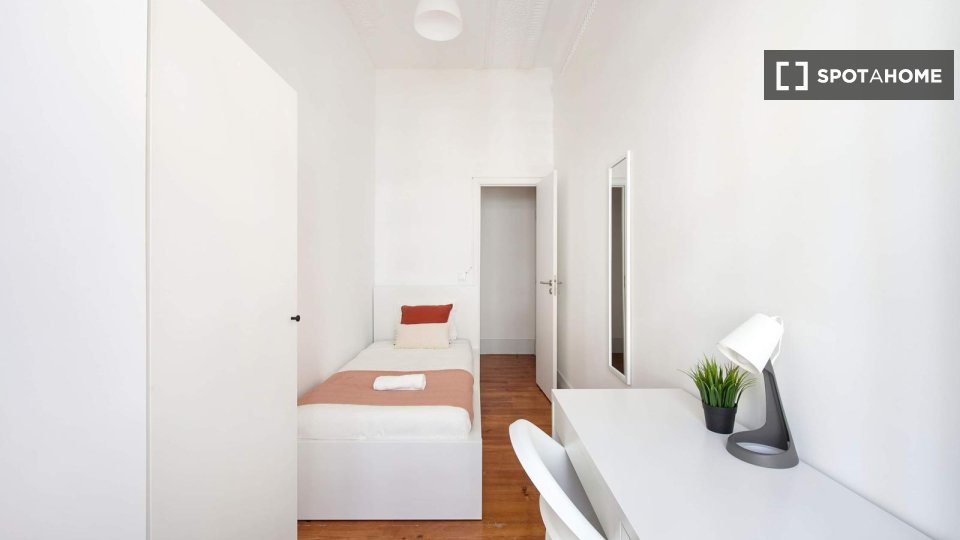 Double room Lisbon, 8 beds — photo 7