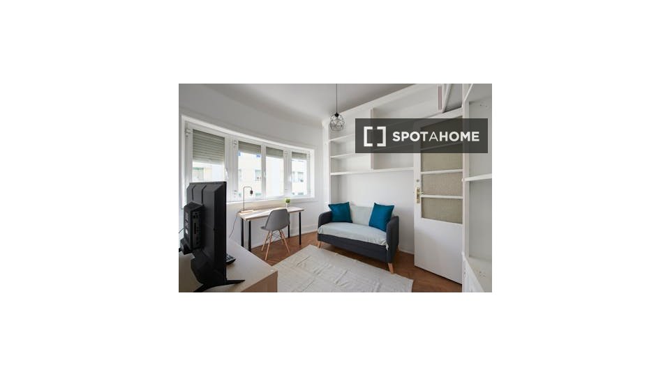 Double room Lisbon, 7 beds — photo 11