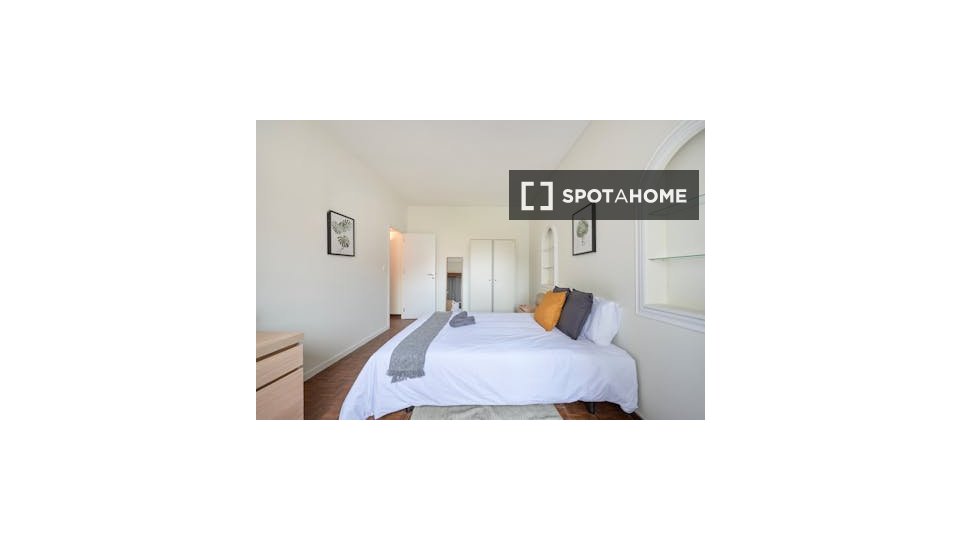 Double room Lisbon, 6 beds — photo 17