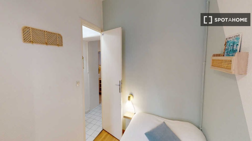 Double room Paris, 9 beds, 160m² — photo 2