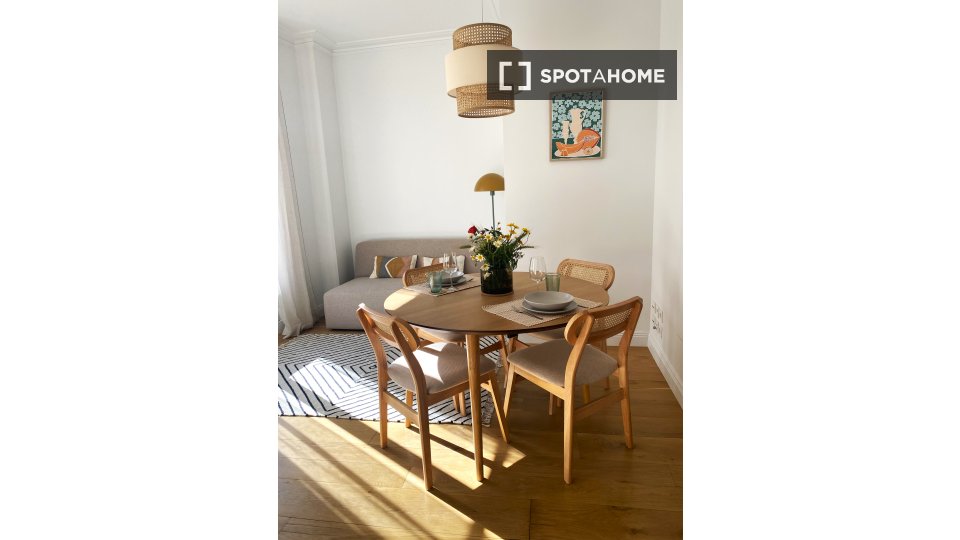 Apartment Lisbon, 2 beds, 62m² — photo 19