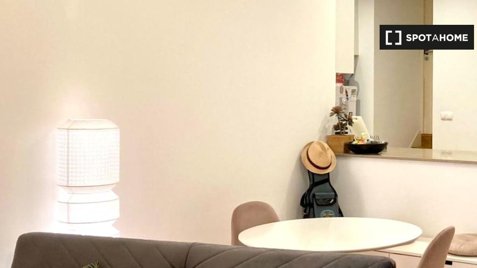 Double room Lisbon, 2 beds, 80m² — photo 3
