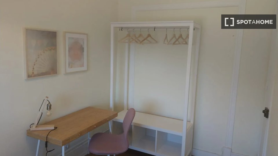 Double room Lisbon, 4 beds — photo 6
