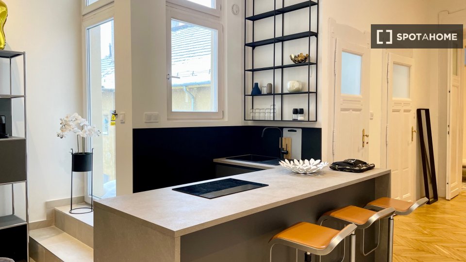 Apartment Budapest, 3 beds, 96m² — photo 22