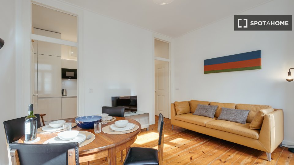 Apartment Lisbon, 2 beds, 75m² — photo 1