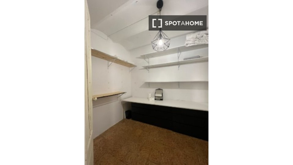 Double room Barcelona, 3 beds, 150m² — photo 20