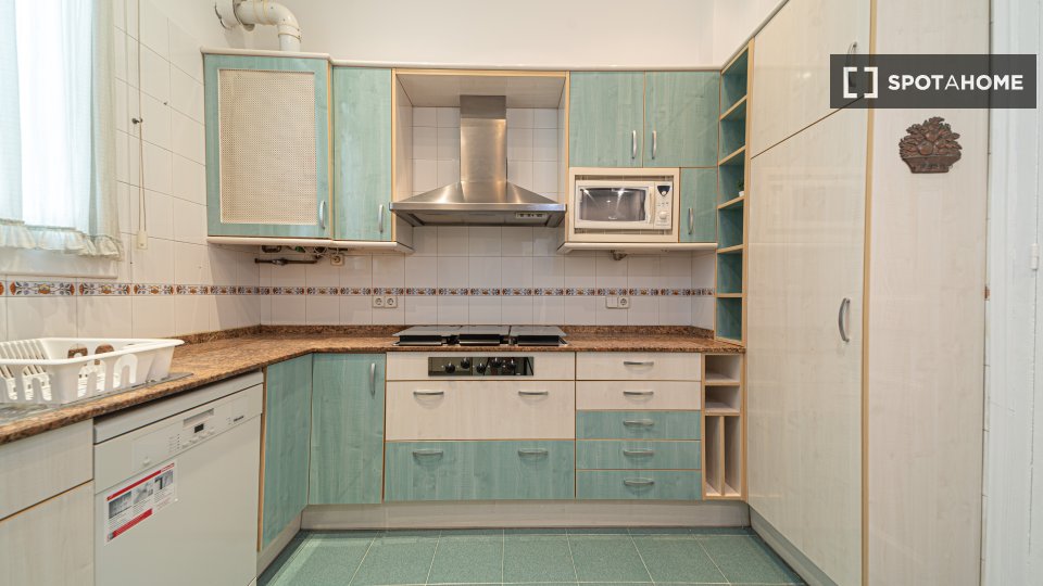 Double room Barcelona, 8 beds, 190m² — photo 10