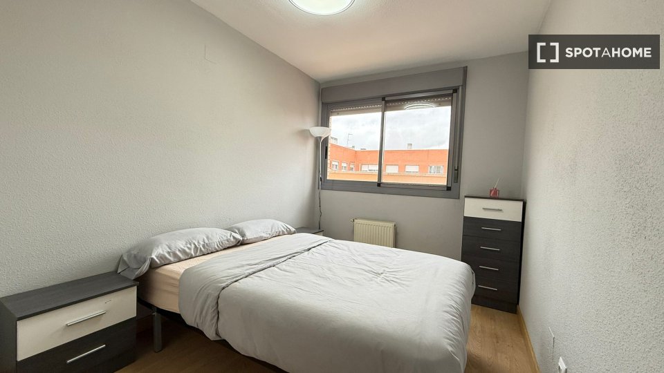 Double room Madrid, 3 beds, 130m² — photo 5