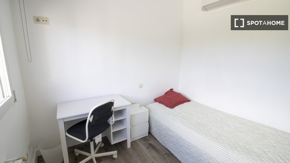 Double room Madrid, 15 beds — photo 4