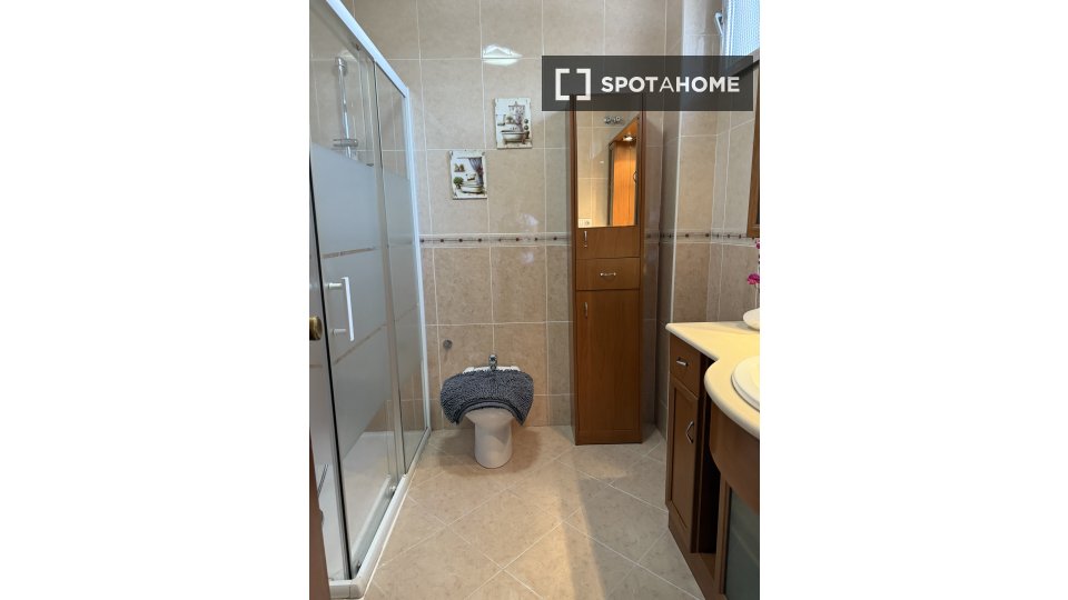 Double room Malaga, 5 beds, 140m² — photo 3