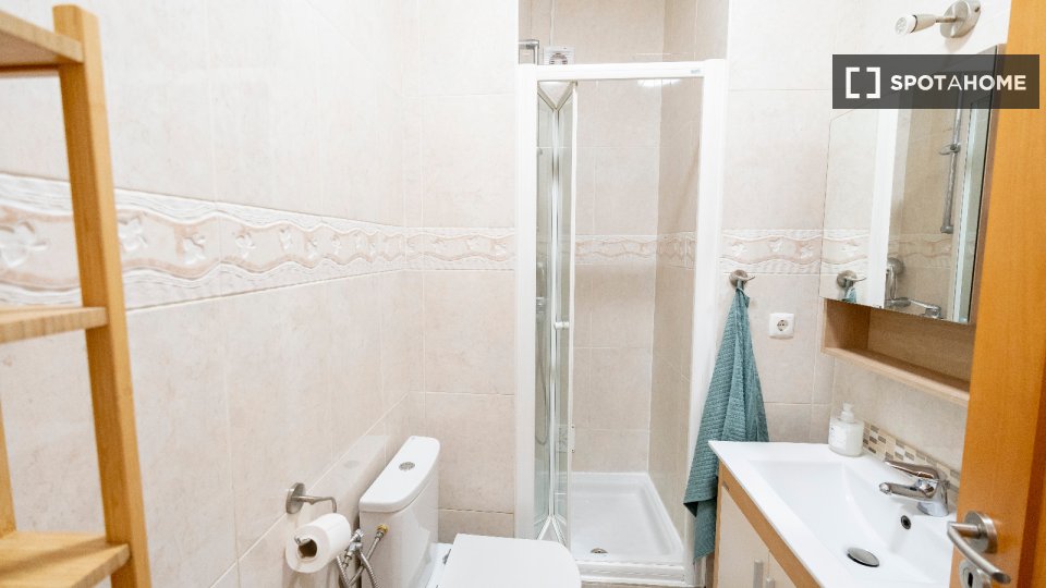 Apartment mono Lisbon, 45m² — photo 18